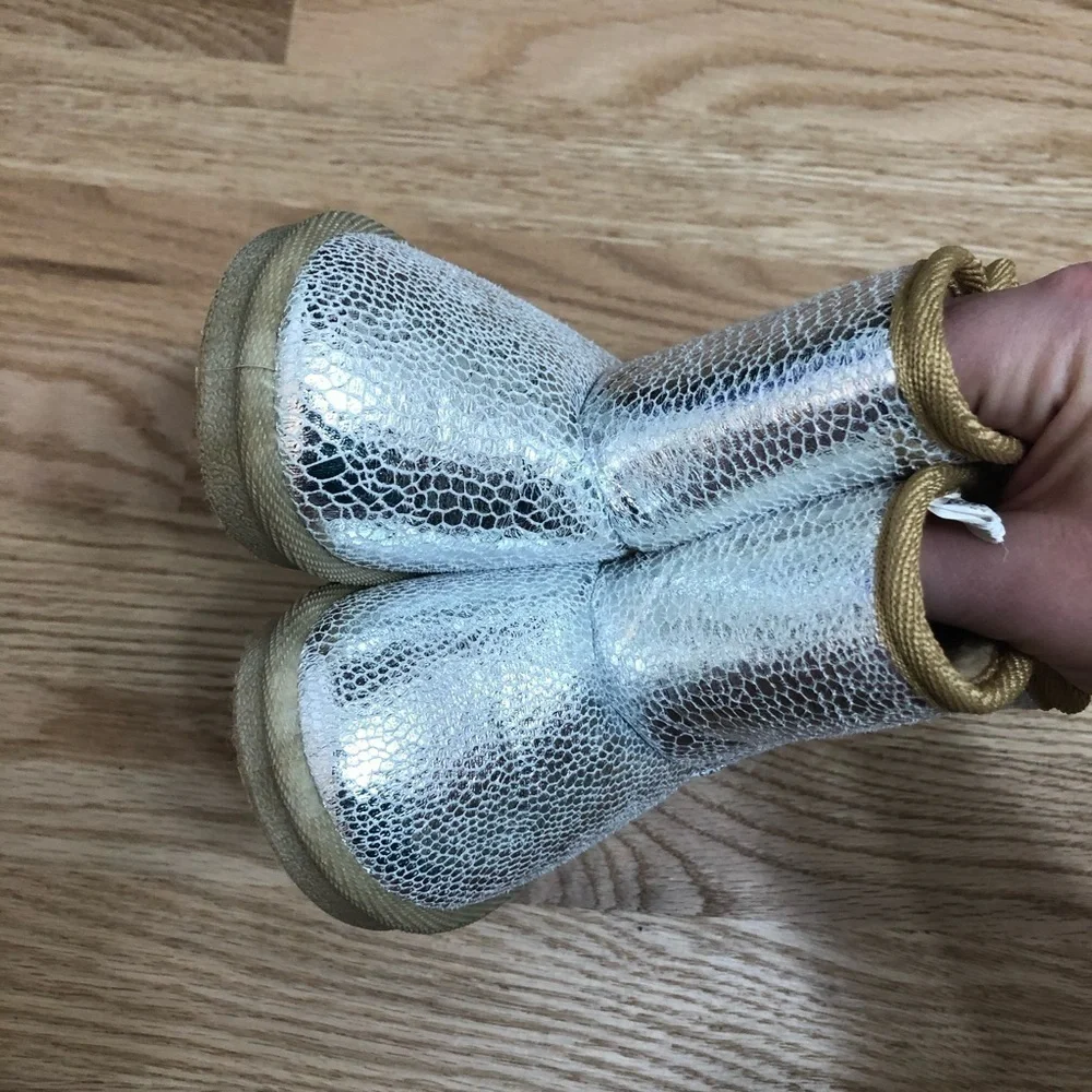 Silver Faux Shearling Lined Boots Sz 5